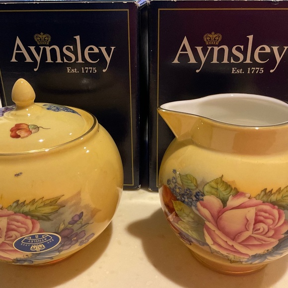 Creamer & Sugar Box - Picture 1 of 3